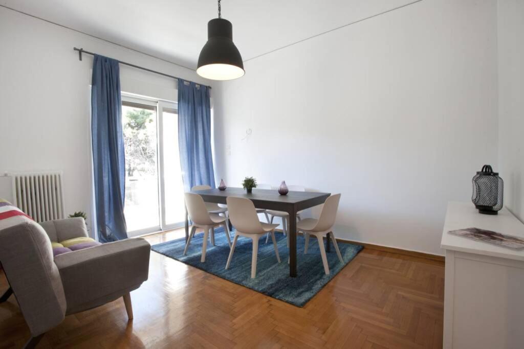 Palaio Faliro, A Bright And Spacious Apartment Atenas Exterior foto
