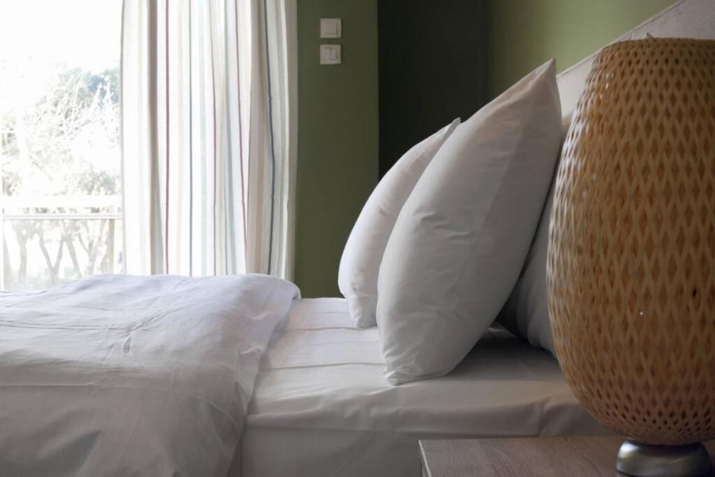 Palaio Faliro, A Bright And Spacious Apartment Atenas Exterior foto