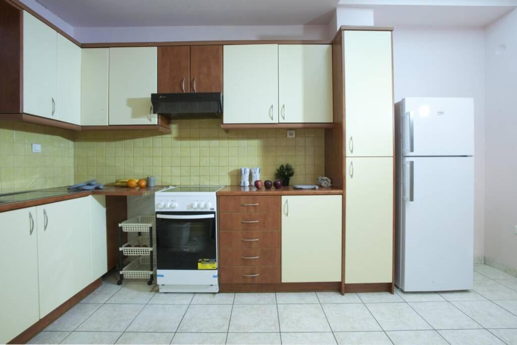 Palaio Faliro, A Bright And Spacious Apartment Atenas Exterior foto